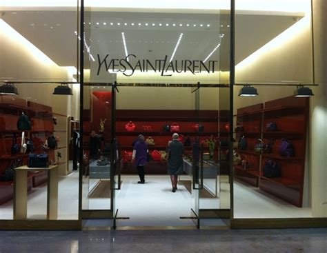 yves saint laurent outlet italie|yves saint laurent clearance.